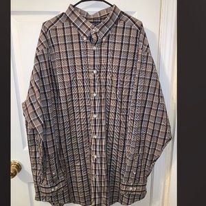 Roundtree & Yorke Men's Dress Shirt